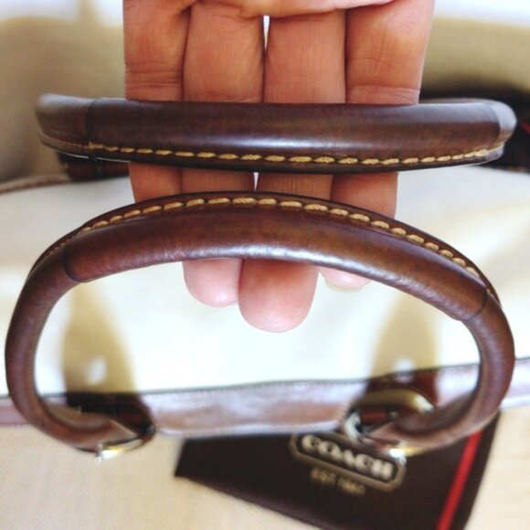 Coach Vintage Soho Leather Flap East/West Satchel in White & Saddle, EUC - Picture 6 of 16